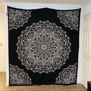 Black & White Mandala Tapestry